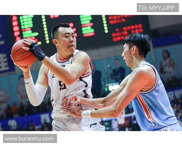 马斯特队与阿贾青年队激战正酣谁将赢得这场青春对决 马斯特队与阿贾青年队激战正酣谁将赢得这场青春对决