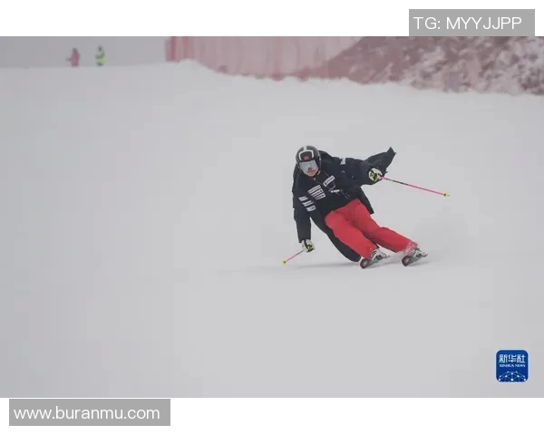 滑雪装备全面解析：从滑雪板到护具，助你畅享雪地极限运动