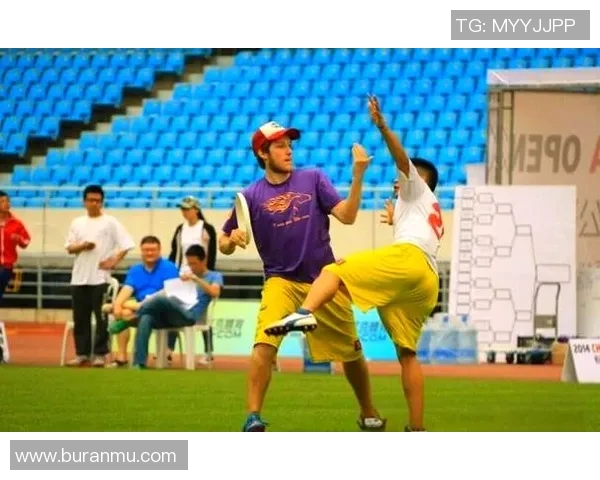 北京飞盘队区域防守分析:优缺点与战术调整探讨 北京飞盘队区域防守分析:优缺点与战术调整探讨