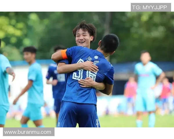 南京足球队以71分领跑精英赛积分榜展现强大实力与团队合作精神 南京足球队以71分领跑精英赛积分榜展现强大实力与团队合作精神