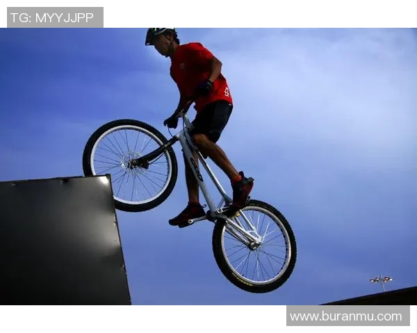 重庆极限运动队与杭州极限运动队赛后战术分析与复盘探讨 重庆极限运动队与杭州极限运动队赛后战术分析与复盘探讨