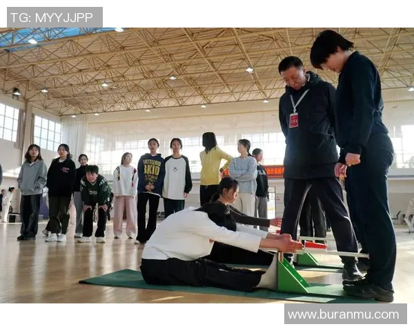 以体能训练为核心提升综合素质的科学方法与实践路径探索 以体能训练为核心提升综合素质的科学方法与实践路径探索