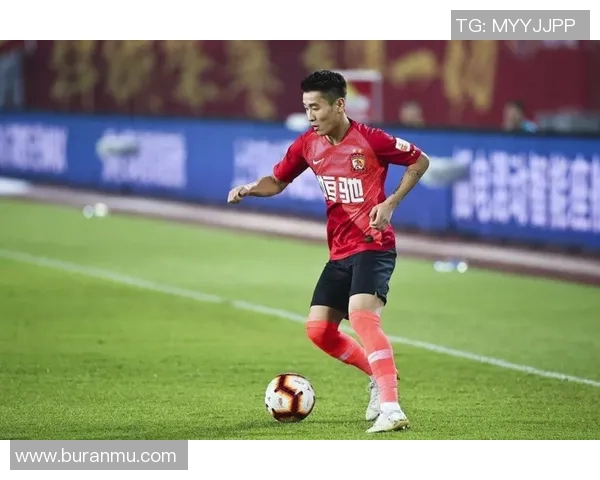 中国足球明星的璀璨瞬间与背后的奋斗故事探秘