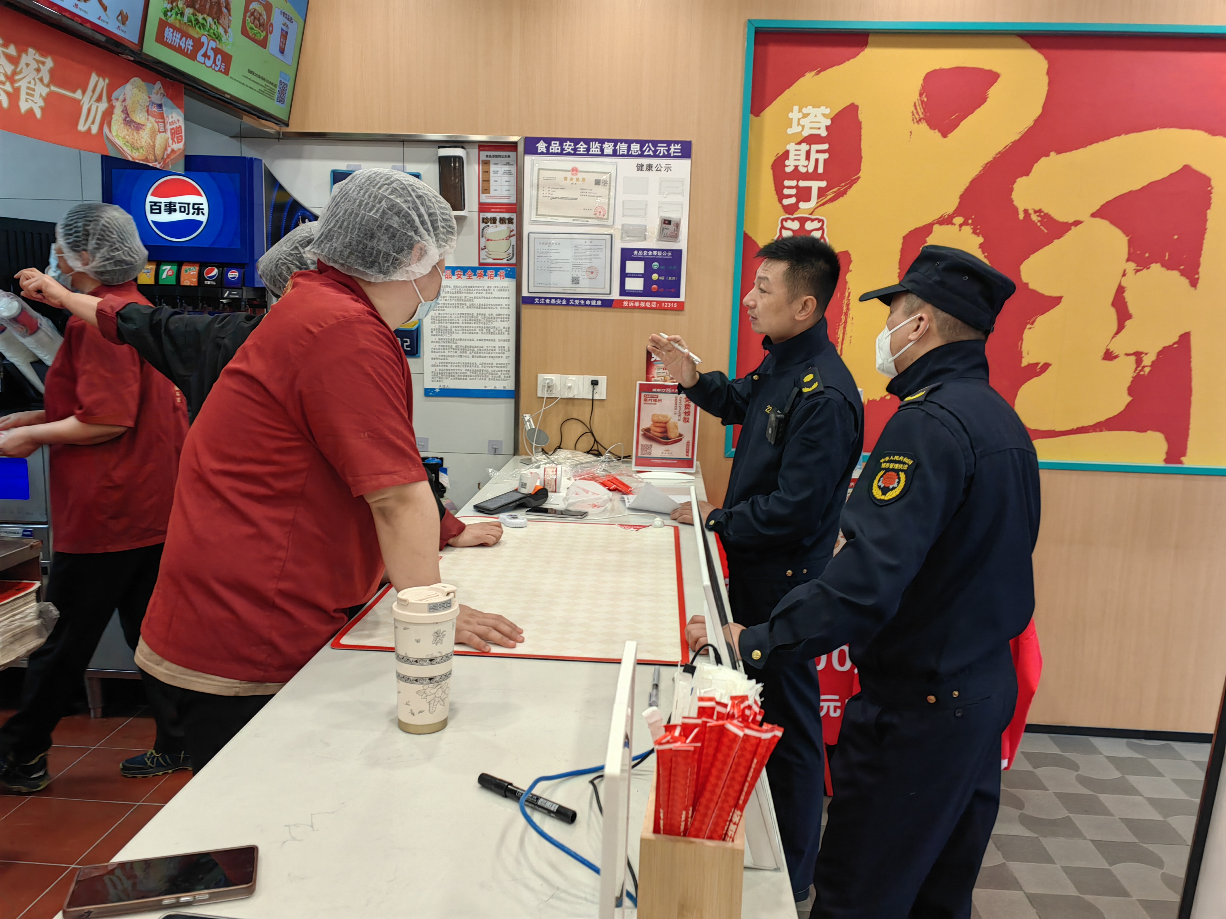 乐鱼·体育官方网站延吉市鼎力整治餐饮油烟 保护都会 “清爽蓝”